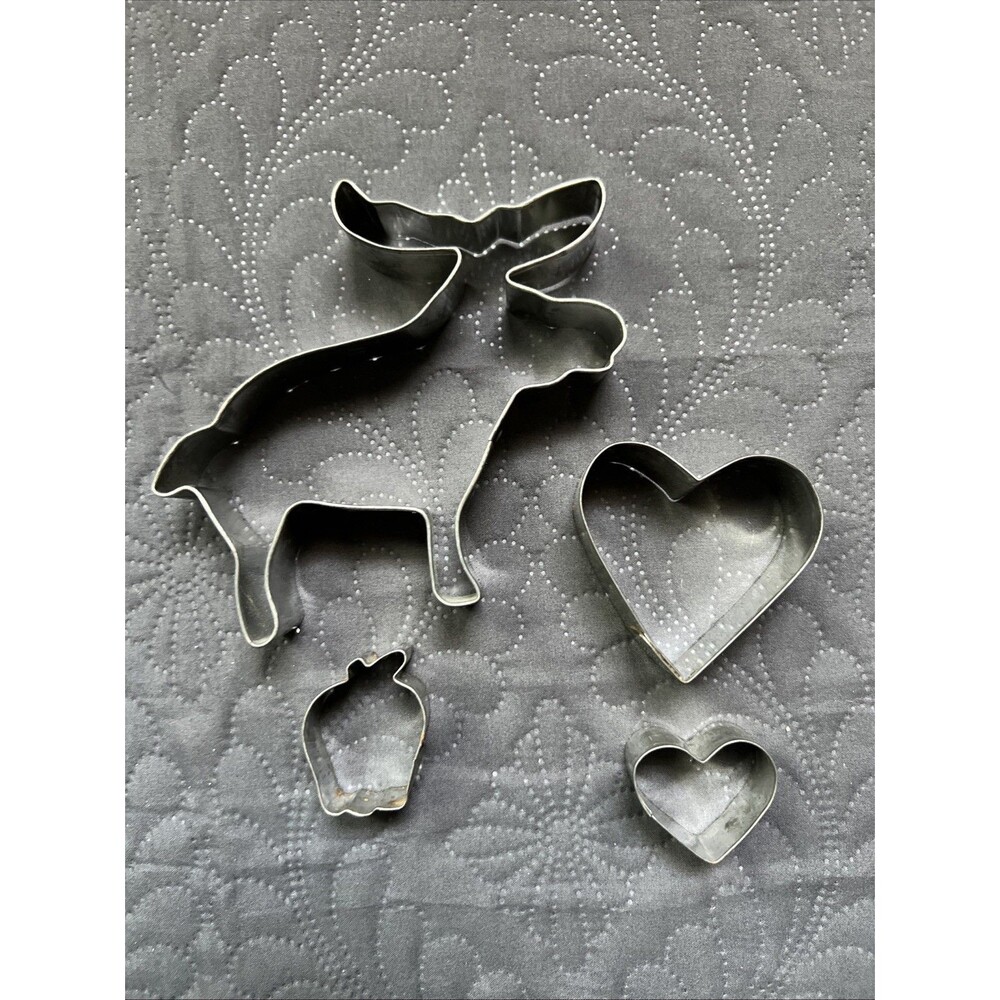 VTG Assorted Metal Cookie Cutters Moose, Hearts & Apple 4pcs Set Bakeware Candy